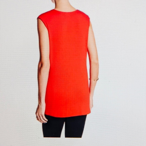 VINCE CAMUTO Tank VNeck Textured Crepe V Front & Knit Back Bright Red NWOT M - Picture 2 of 8